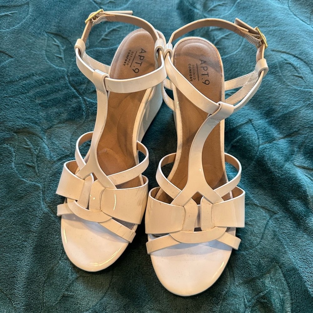 Apt. 9 Women's Cream vintage inspired Strappy Sandals